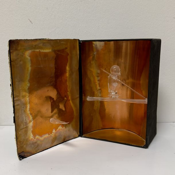 Piergiorgio Colombara Rame, vetro soffiato e applicazioni miste Doppia opera unica 2014 Cm 20x30 - Cm 21,5 x15,5 Autentica dell’artista su foto