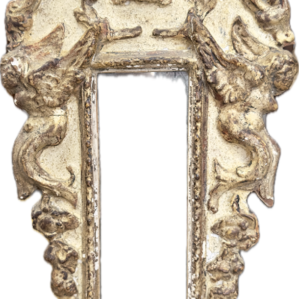 Specchiera a cherubini crema e dorata del XVIII secolo.